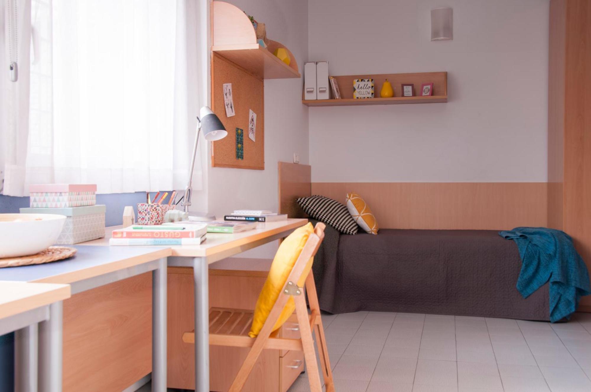 Residencia Resa Tomas Alfaro Fournier Lägenhet Vitoria-Gasteiz Exteriör bild